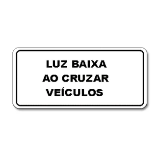 QI-EDU-06 — Luz baixa ao cruzar veículos